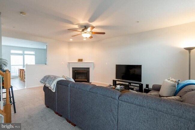 Building Photo - 1752 Theale Way