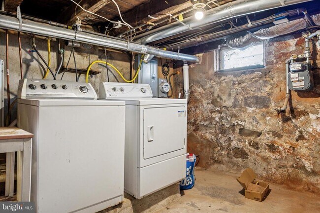 Building Photo - 2669 Martha St