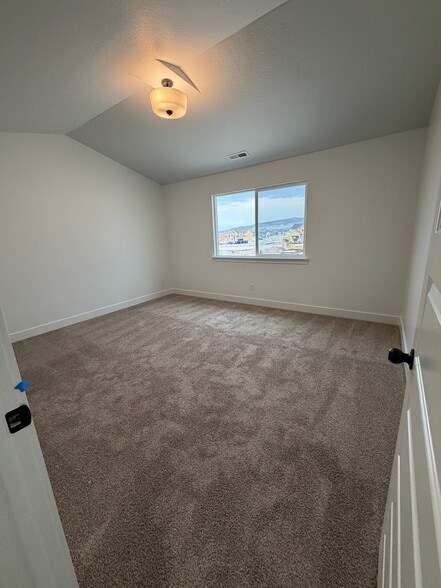 Building Photo - 4391 Templar Dr