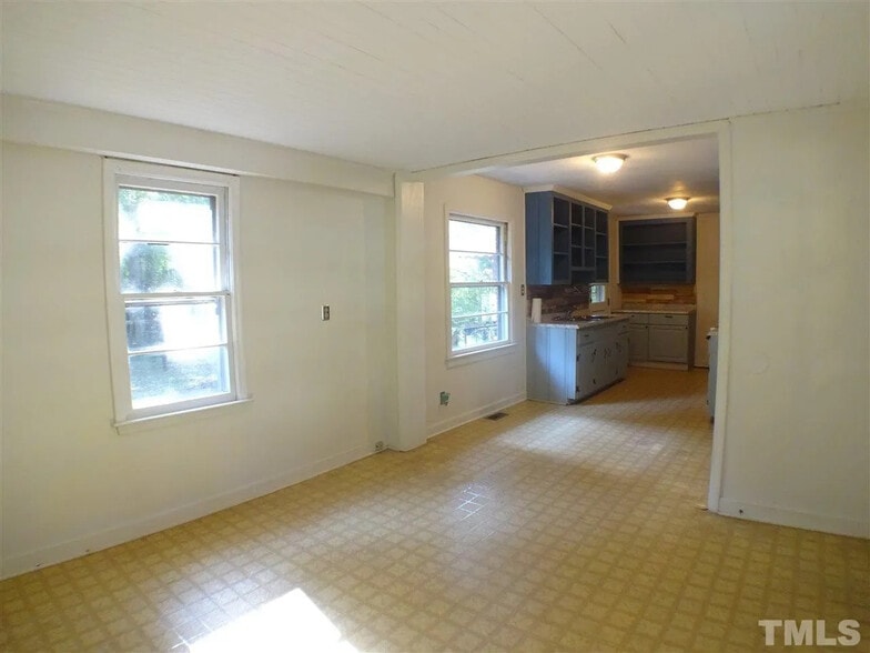Building Photo - Room in House on Sunnybrook Rd