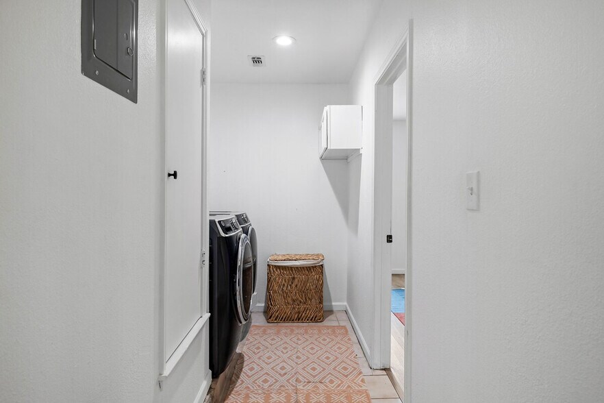 Building Photo - 5002 Galen Ct