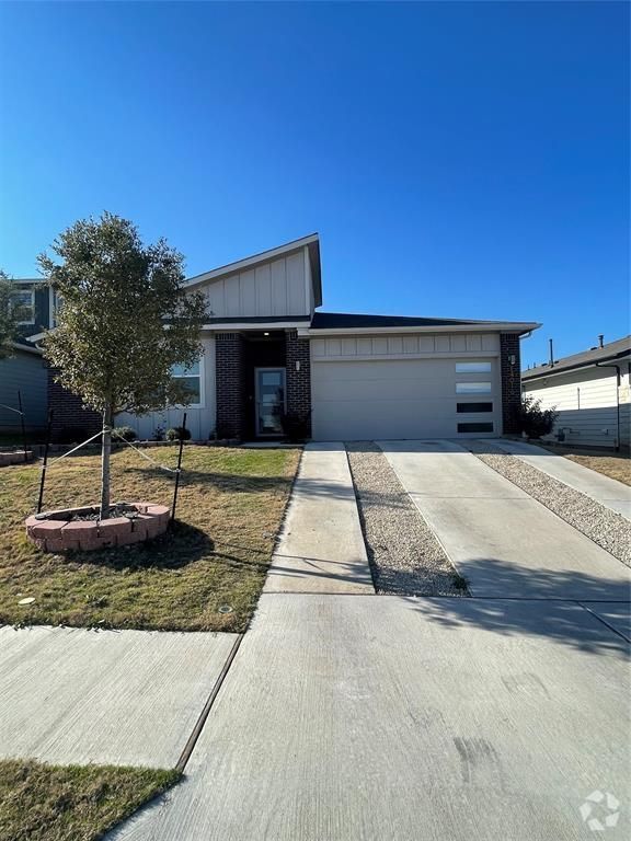 Building Photo - 14016 Zuhause Dr