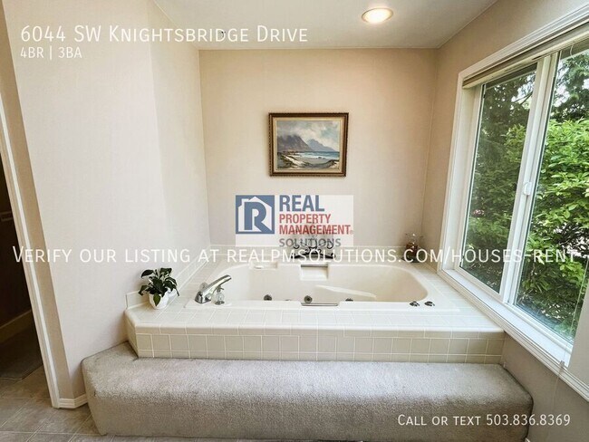 Building Photo - 6044 SW Knightsbridge Dr