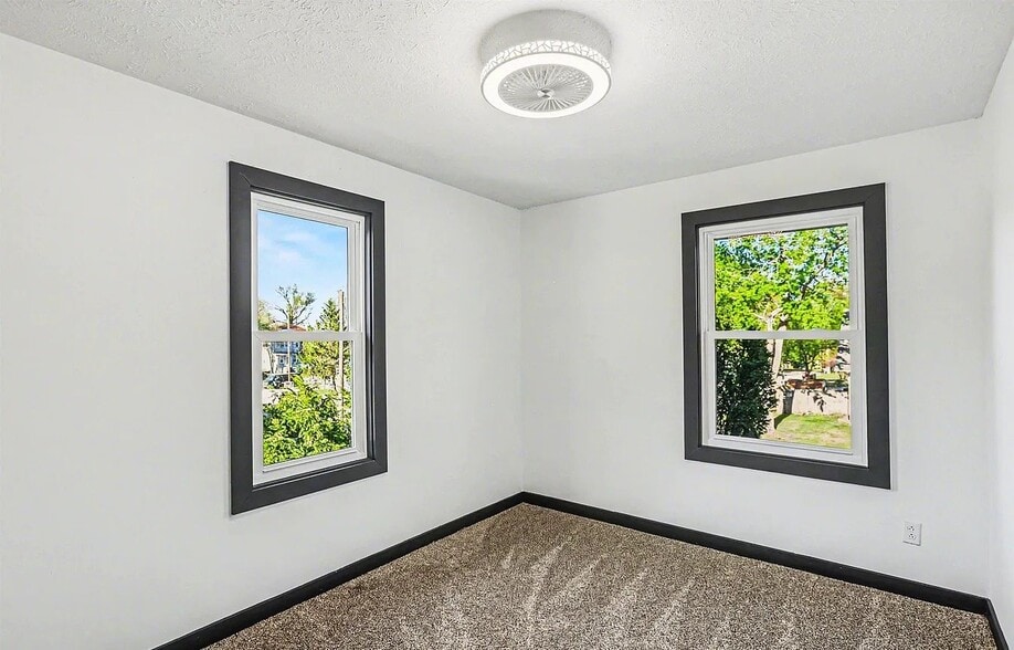Building Photo - 1341 N 45th St