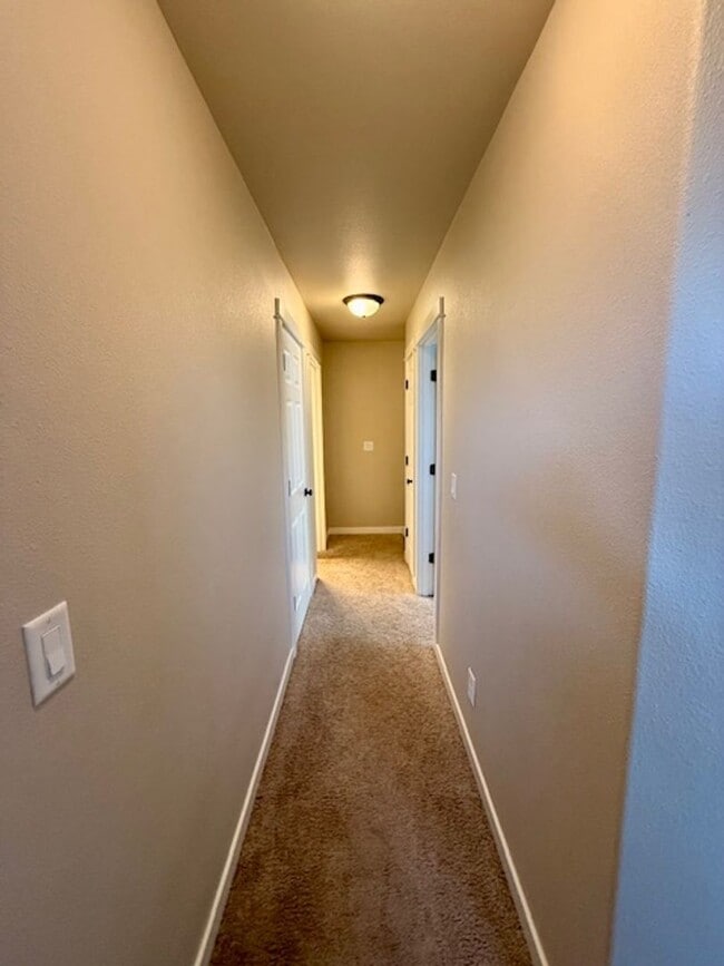 Building Photo - Spacious 3-Bedroom Home with Bonus Room in...