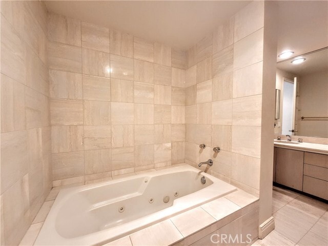 Building Photo - 850 E Ocean Blvd