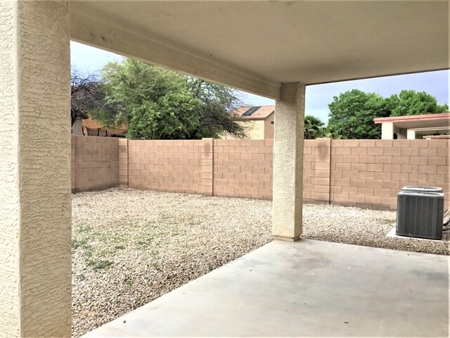 Building Photo - 446 E Kelsi Ave