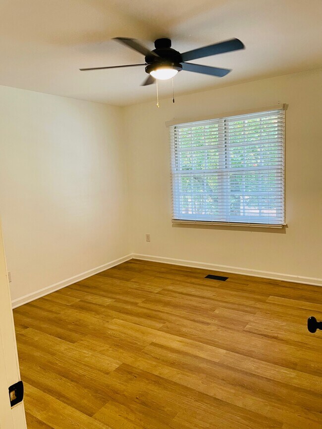 Building Photo - 122 Winners Cir