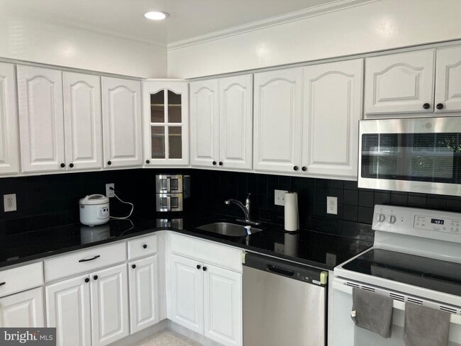 Building Photo - 2131 Dominion Heights Ct