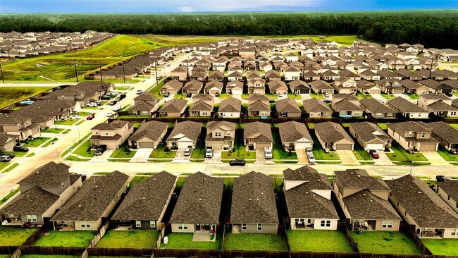 Building Photo - 5618 Redstone Gardens Dr