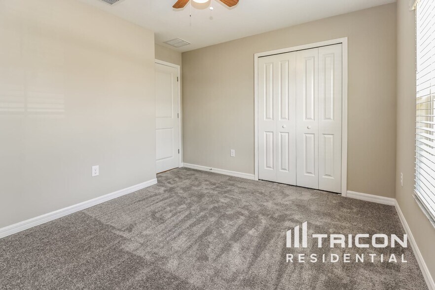 Building Photo - 1732 Broad Winged Hawk Dr