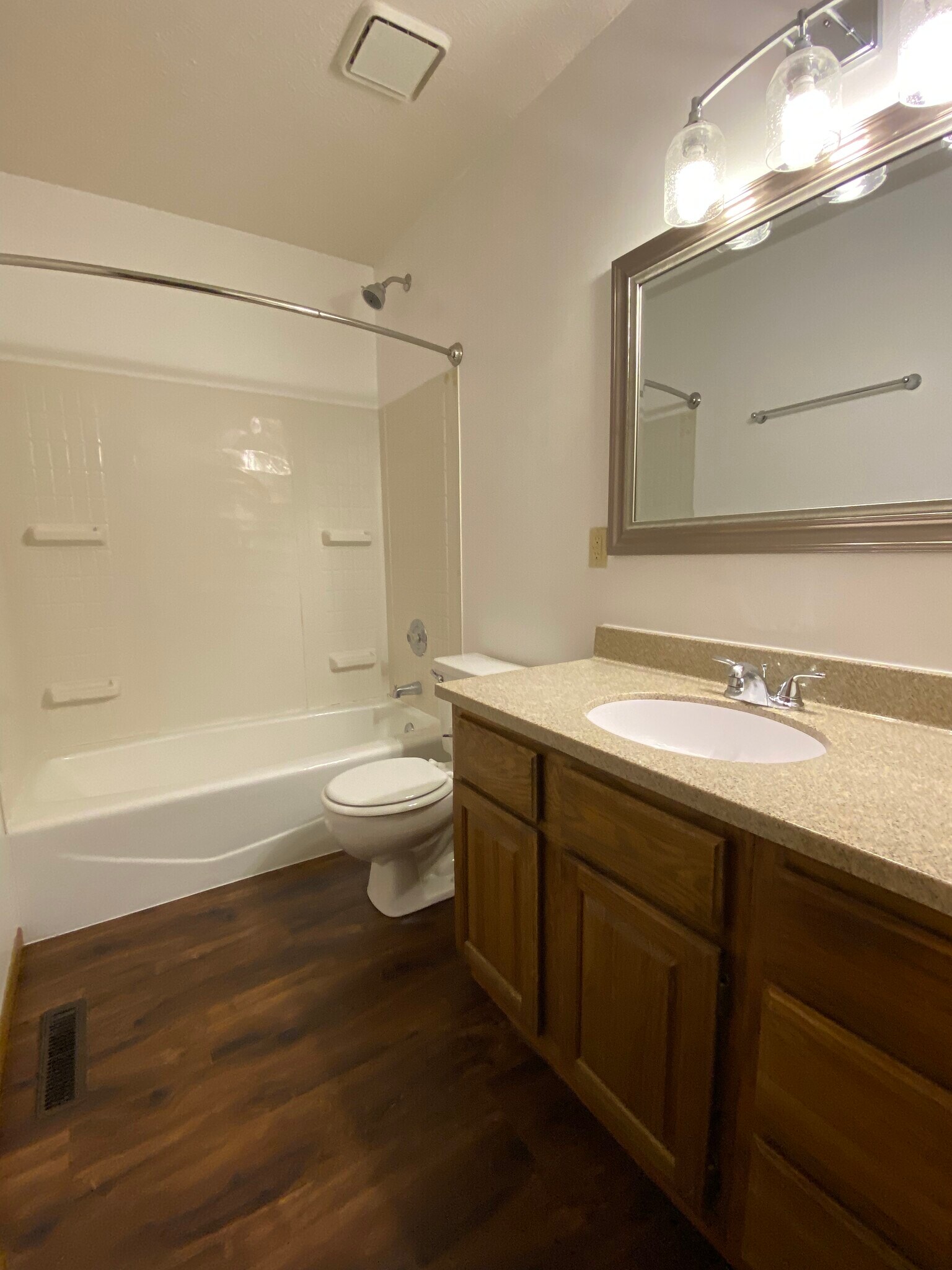 Main Floor Bathroom - 3133 Wildbriar Ln
