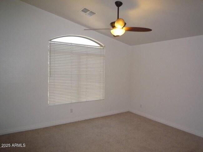 Building Photo - 10542 E Star of the Desert Dr
