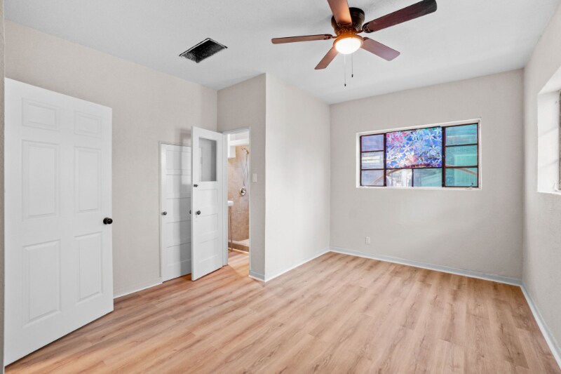 Building Photo - 2611 Pershing Dr