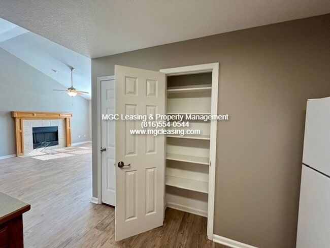 Building Photo - 474-476 Kreisel Dr