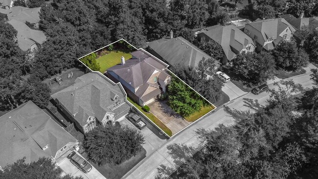 Building Photo - Welcome home to this beautiful home in the...