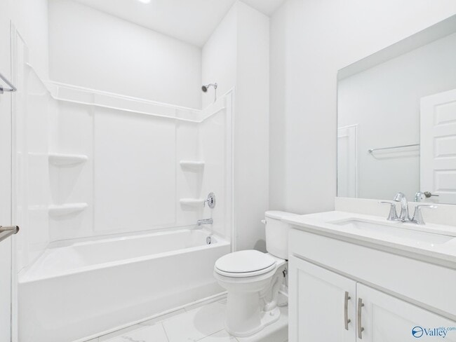 Building Photo - 17993 Longleaf Dr