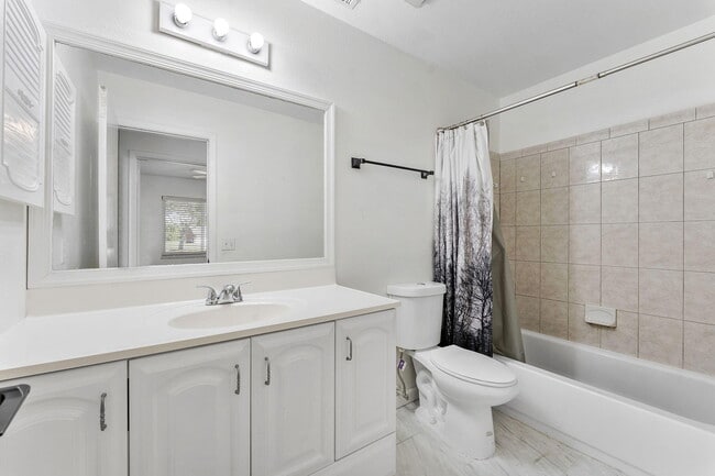 Building Photo - 1974 SE Tiffany Ave