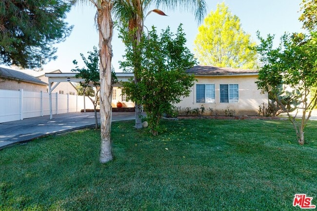 Building Photo - 6659 Amigo Ave