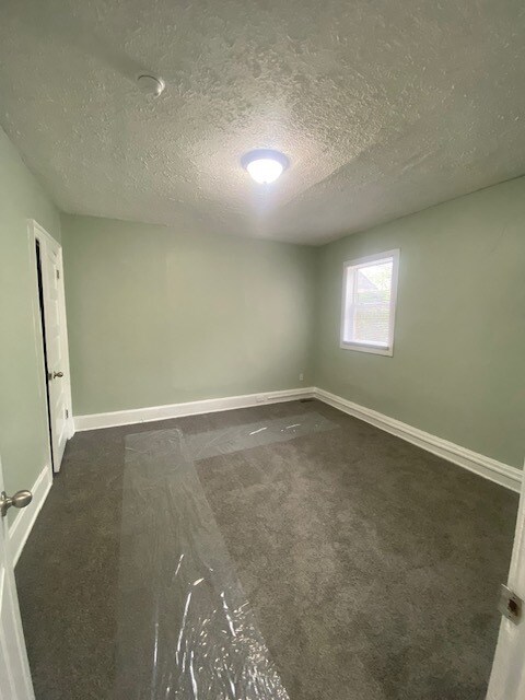 Building Photo - 598 Gilbert St