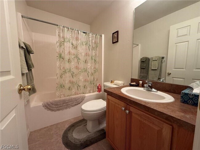 Building Photo - 235 David Ave