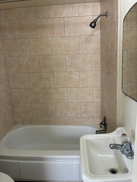 Building Photo - 152 3rd St NW