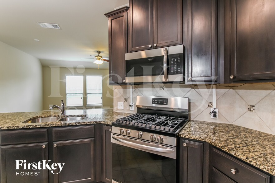 Building Photo - 4325 Bayport Dr