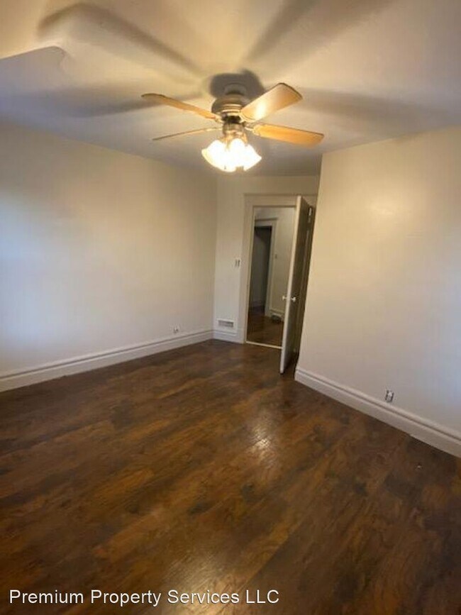 Building Photo - 3 br, 1 bath House - 1121 Oak Street