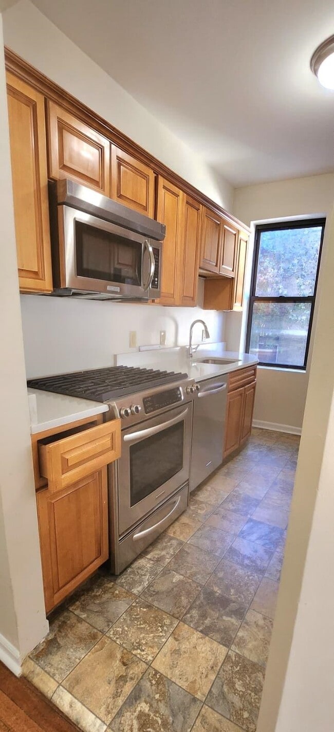 Building Photo - 761 Avenue A