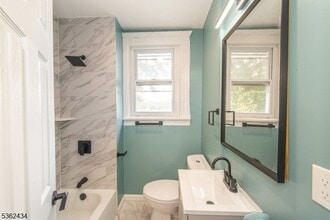 Building Photo - 68 Mill St