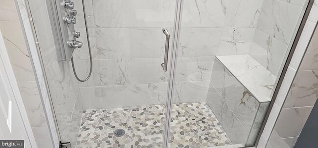 Building Photo - 1221 Poplar Grove St