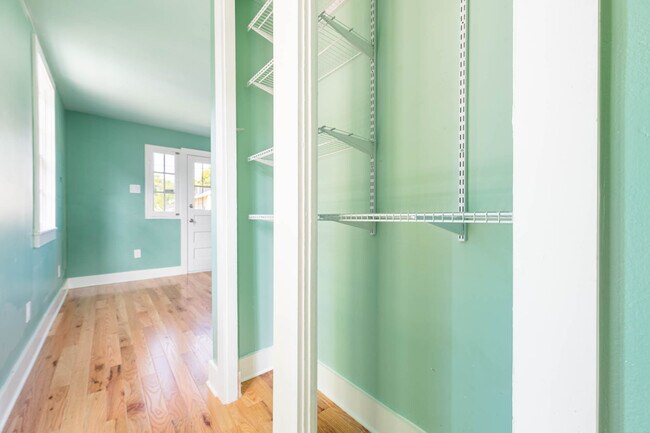 Building Photo - 6310 Douglas St