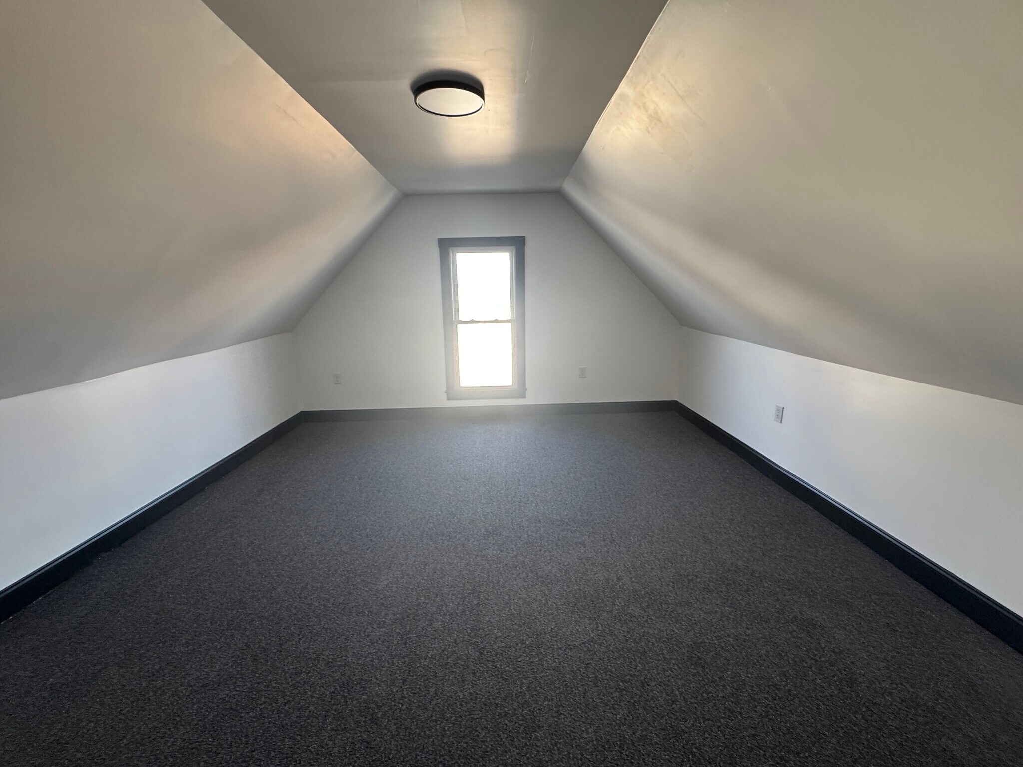 Building Photo - 234 E 16th Ave