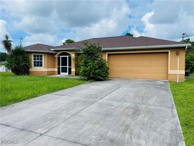 Building Photo - 825 Sunrise Blvd