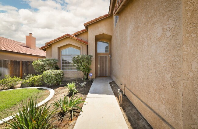 Building Photo - 10205 Single Oak Dr