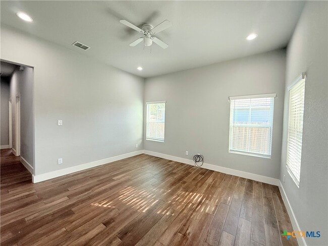 Building Photo - 1128 Magnolia St