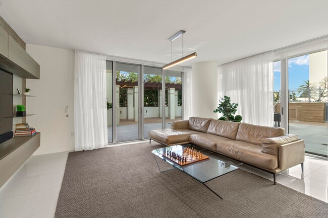 Building Photo - 300 Sunny Isles Blvd