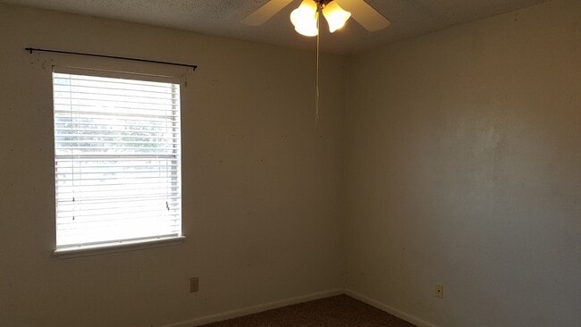 Building Photo - 1724 Courtland Cir