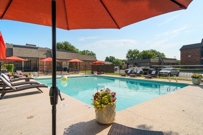 Building Photo - 2 bedroom / 1 bath. Limited-Time Offer: $600 Rent Credit (Applied Over First 3 Months)