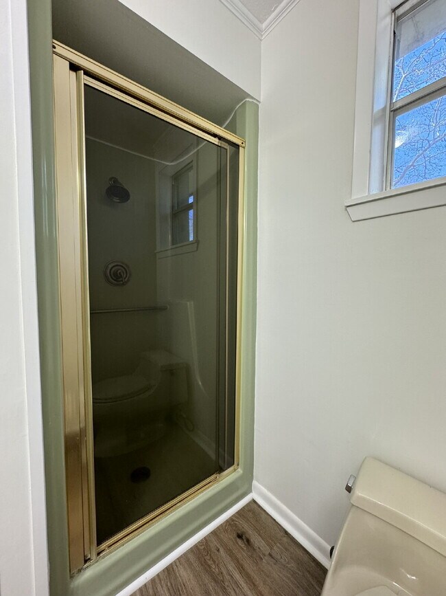 Building Photo - Effortless living at its finest in Conroe....