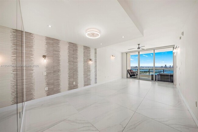Building Photo - 900 Biscayne Blvd