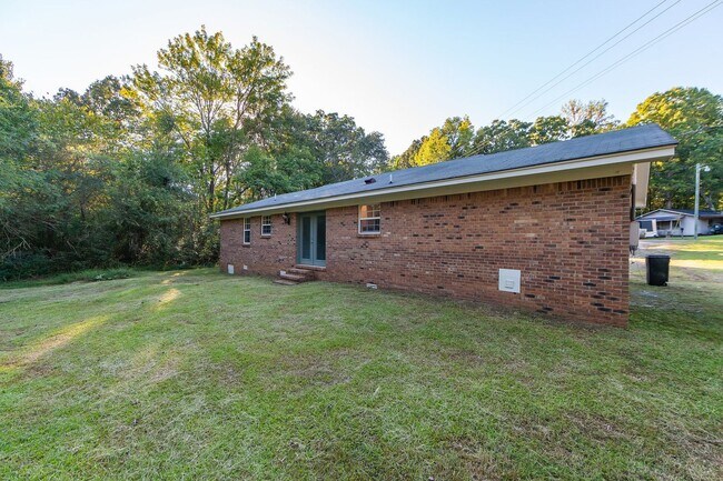 Building Photo - 28 Falcon Rd
