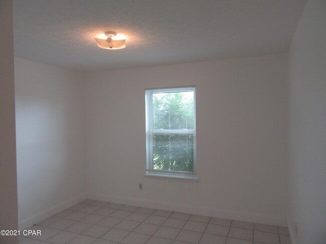 Building Photo - 3218 Game Farm Rd