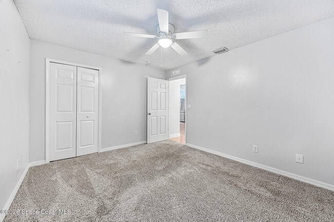 Building Photo - 6185 Degan Rd