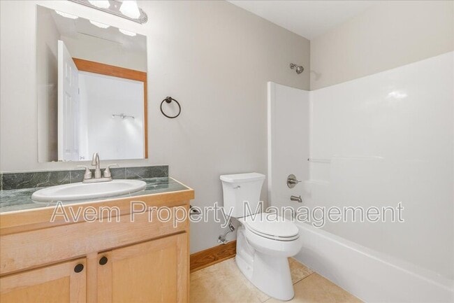 Building Photo - 4527 SE 40th Ave