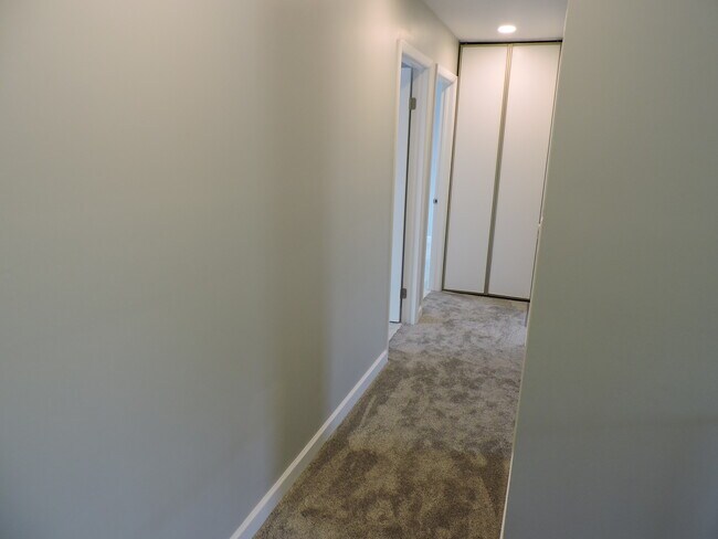 Building Photo - 407 Beechwood Dr