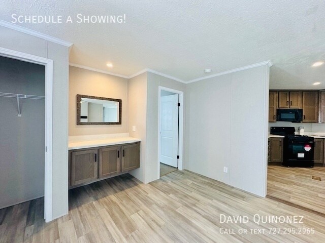 Building Photo - 701 Mill St