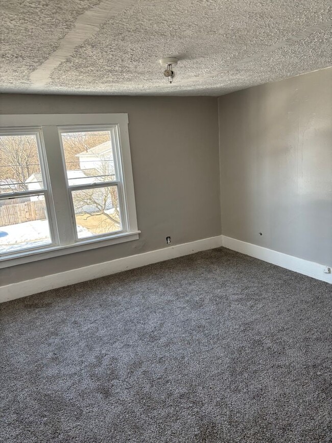 Building Photo - 3bd Single Akron Cash Pay/Section 8