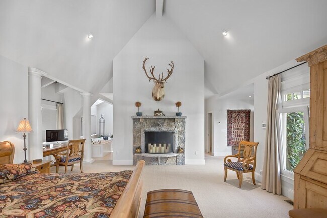 Building Photo - 100 Summer St