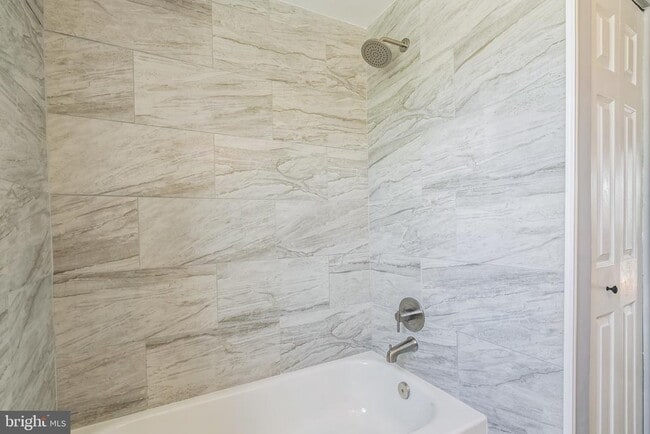 Building Photo - 5919 Daywalt Ave